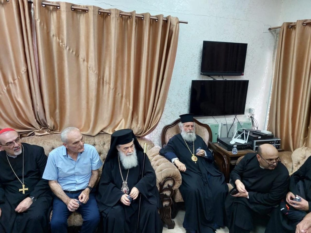 اللجنة الرئاسية العليا تُثمّن زيارة بطاركة القدس إلى غزة وتؤكد على دعم صمود المسيحيين والسكان في ظل العدوان الإسرائيلي